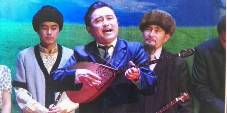 Екі жиен, бір ақын