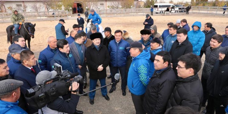Қарақат Әбден Түркістан облысының сайлаушыларымен кездесті