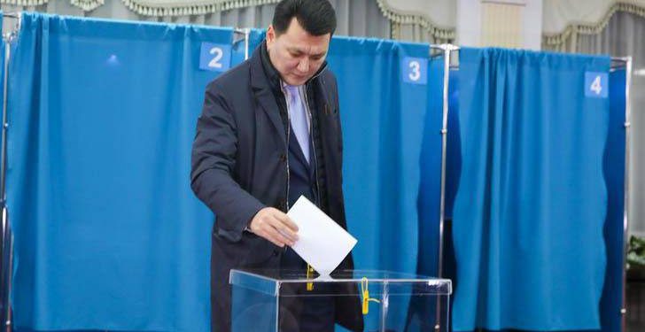 Мемлекеттік кеңесші дауыс берді