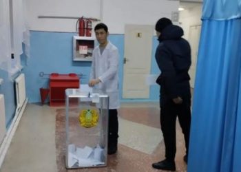Дәрігерлер де саяси додадан тыс қалмауда