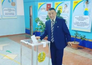 Журналист-заңгер алғашқы болып дауыс берді