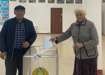 Көкталдық ерлі-зайыптылар сайлауға келді
