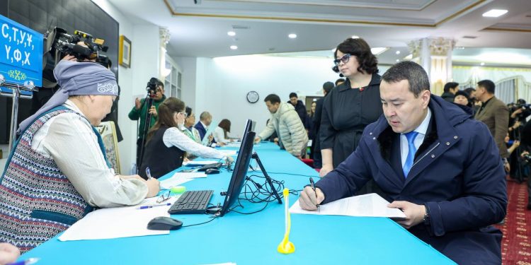 Әлихан Смайылов сайлауда дауыс берді