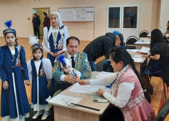 Ұлттық киім сайлаудың сәні аша түсті