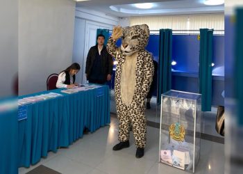 Дауыс беруші сайлауға барыстың киімімен келді