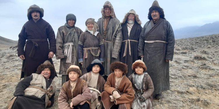 Ауылда да әртіс бар