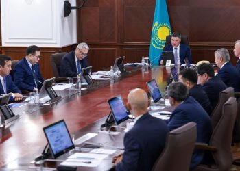Олжас Бектенов агробизнес өкілдерімен Президент жолдауы аясында АӨК қолдау шаралары мен астық жинау науқанының барысын талқылады