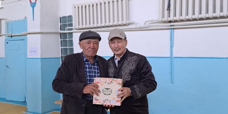 Cайлаушыларға сыйлық табыс етілді.