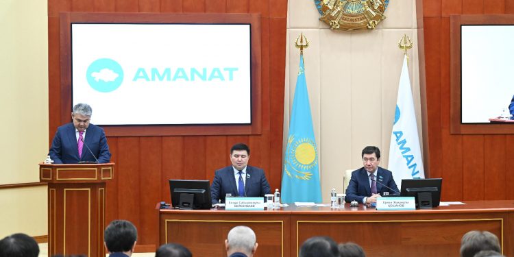 Amanat партиясы Үкіметтің бірыңғай сағаттық белдеуге өтуге қатысты есебін тыңдады