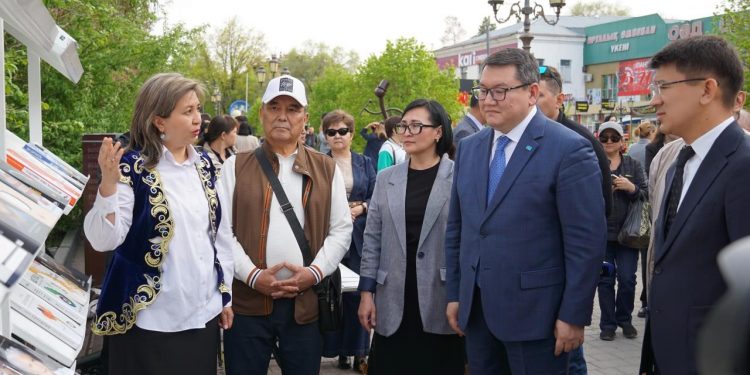 Ұлттық кітап күніне орай «Кітап – мәңгілік мұра» атты кітап жәрмеңкесі өтті