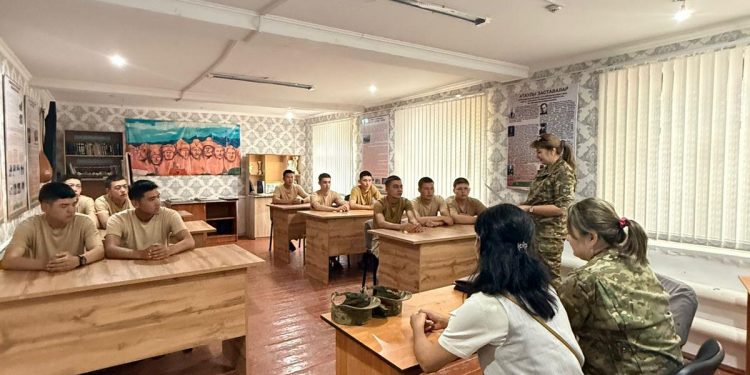 «Алмалысу» шекара бөлімшесінде сарбаздармен кездесу өтті