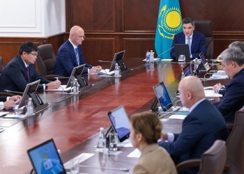 Олжас Бектенов автожолдардың сапасын арттыру жөніндегі Президент тапсырмаларының орындалу барысы туралы жиын өткізді