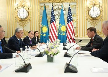 Қасым-Жомарт Тоқаев Embraer компаниясының президенті Франсиско Гомес Нетомен кездесті
