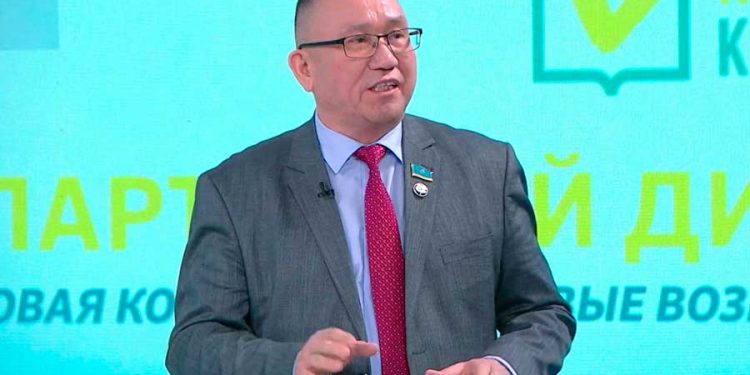 Нұрлан Әуесбаев: Жаңа Конституцияда отбасы мен бала құқығы қорғалады