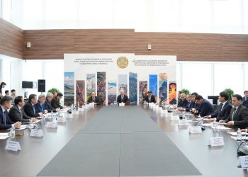 Экологиялық қауіпсіздік конституциялық басымдық ретінде бекітіледі: Роман Скляр экология министрлігінің алқа мәжілісін өткізді