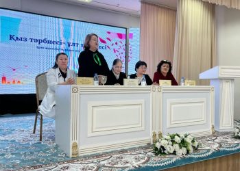 Әйелдер істері жөніндегі комиссия гендерлік саясат мәселелерін талқылады