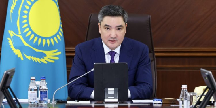 Инвестициялар және инфрақұрылым: Премьер-министр Мемлекет басшысының тапсырмалары аясында Алатау қаласын дамыту жөніндегі кеңес отырысын өткізді