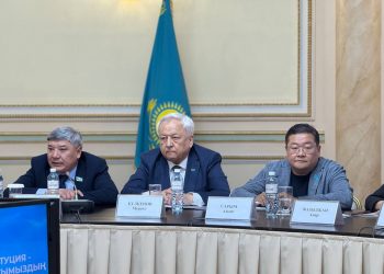 Жазушылар Жаңа Конституция жобасын талқылады