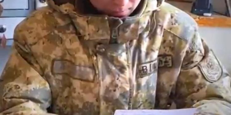 Сарбаздарға ата-аналарының хаттары табысталды