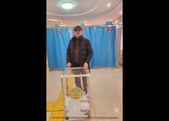 Жетісулық өнер иесі референдумда дауыс берді