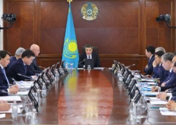 Олжас Бектенов Президент тапсырмалары шеңберінде Экономиканы монополиясыздандыру жөніндегі комиссияның отырысын өткізді