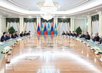 Қазақстан мен Моңғолия президенттері кеңейтілген құрамда келіссөз жүргізді