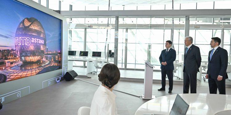 Мемлекет басшысы Alem.ai халықаралық жасанды интеллект орталығына барды