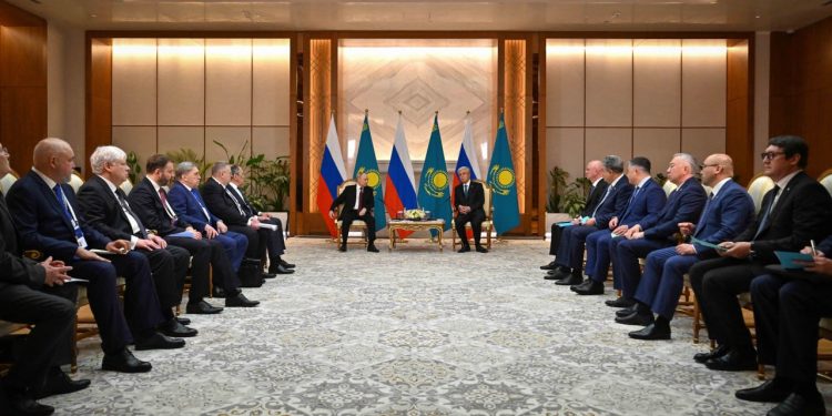 Қазақстан мен Ресей президенттері шағын құрамда келіссөз жүргізді