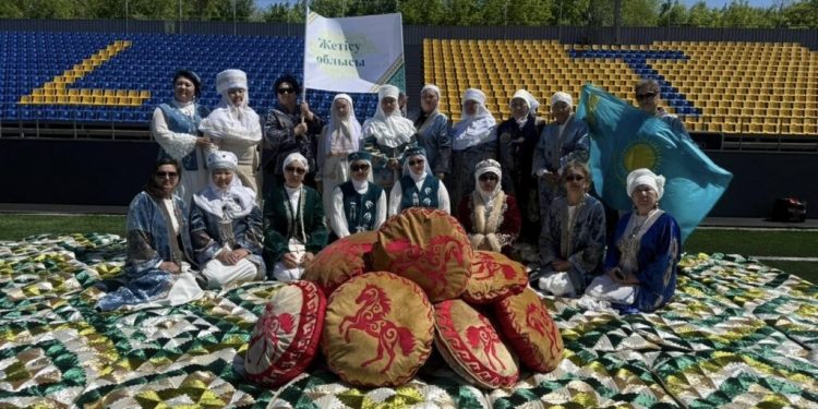 Мастерицы Жетісу стали частью мирового рекорда на фестивале «Аламан құрақ»