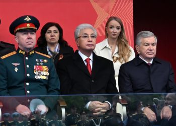 Президент Жеңістің 81 жылдығына орай өткен әскери шеруге барды
