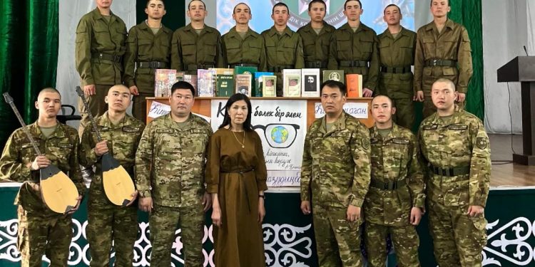 Шекарашылар «Кітап – бөлек бір әлем»  атты танымдық кеш үйымдастырды