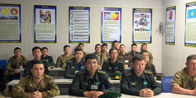 Қорғастық шекарашыларға бейнебаян көрсетілді