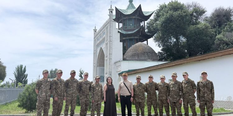 «Нұр жолы» шекаралық бақылау бөлімшесінің курсанттары Жаркент мешіті музейіне барды