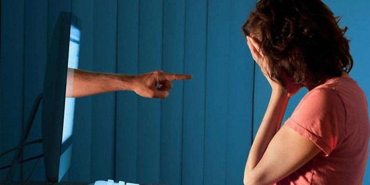 Балаларды кибербуллингтен қалай қорғаймыз?