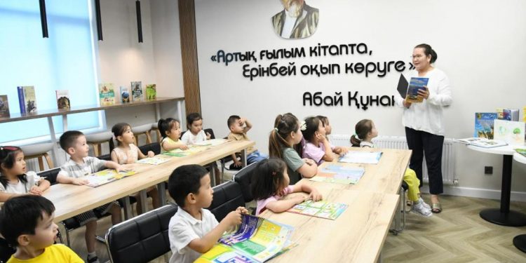 Елордадағы кітапханада мектепке дейінгі балаларға арналған экосағат өтті