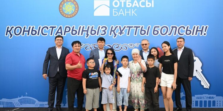 Талдықорғанда 32 отбасы жаңа пәтерге ие болды