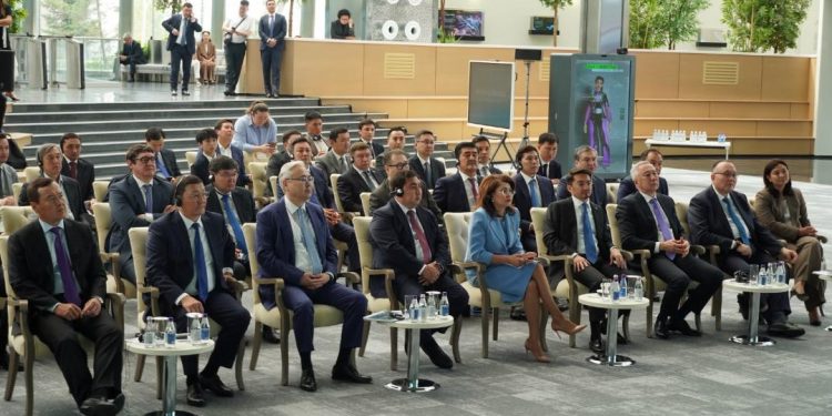 Қазақстанда мемлекеттік органдардың басшылары мен әкімдерге арналған жасанды интеллект бойынша стратегиялық семинар өтті