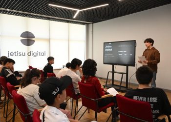 В Жетісу организован летний IT-лагерь для молодежи