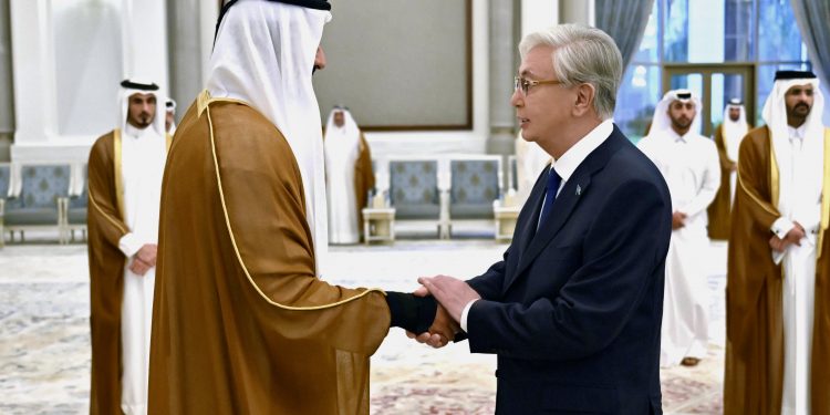 Қазақстан Президенті Қатар Әмірі шейх Тәмим бен Хамад Әл Тәнимен кездесті