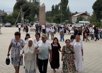 Социалистік Еңбек Ері Күләш Айтжанова өз таңдауын жасады