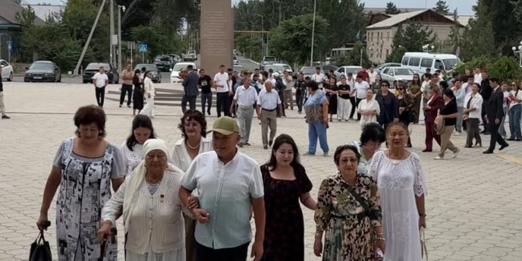 Социалистік Еңбек Ері Күләш Айтжанова өз таңдауын жасады