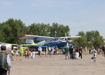 Көкке көз тіккен күн: Байсеркеде авиациялық мереке өтіп жатыр