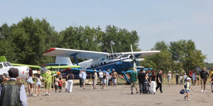 Көкке көз тіккен күн: Байсеркеде авиациялық мереке өтіп жатыр