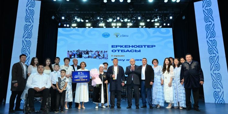 Бейбіт Исабаев: «Әрбір отбасы білім мен прогреске, жарқын болашаққа ұмтылуы керек»