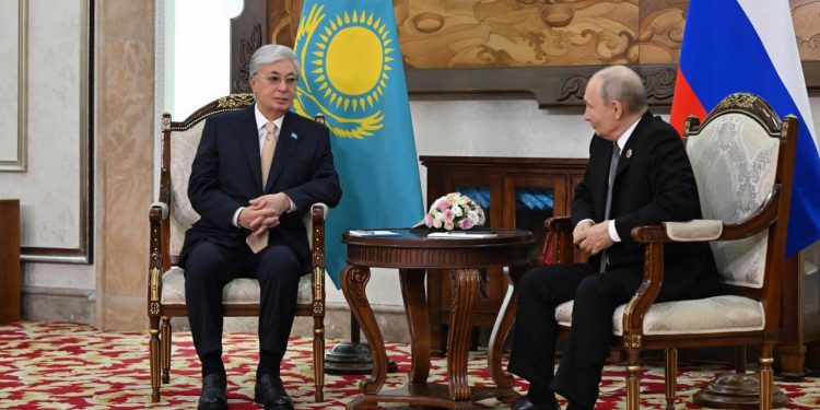 Мемлекет басшысы Ресей Президентімен кездесті