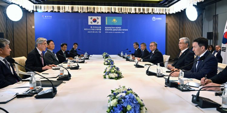 Мемлекет басшысы Hyundai Motor Group корпорациясының президенті әрі стратегия және жоспарлау жөніндегі бөлім жетекшісі Сунг Кимді қабылдады