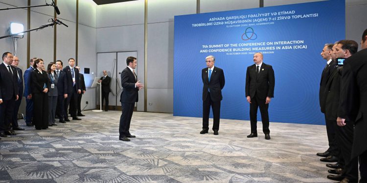 Казахстан и Азербайджан запустили Транскаспийскую волоконно-оптическую линию связи