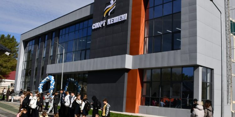 В селе Кабанбай ко Дню Республики открыли новый спортивный комплекс на 80 мест